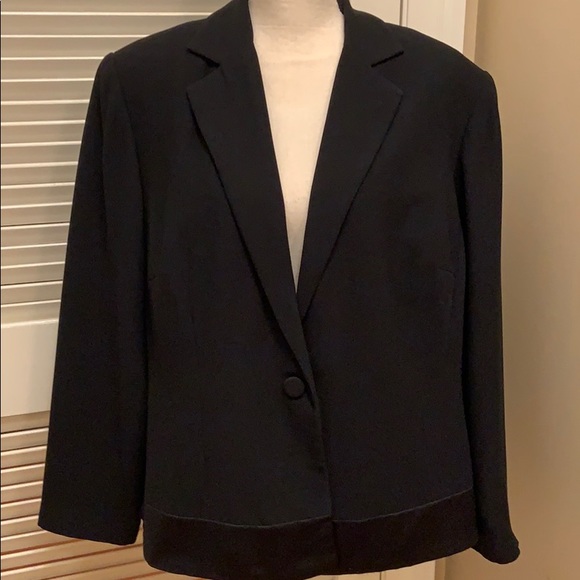 Maggy London Jackets & Blazers - 11. Maggy London Women’s Petite Black Blazer